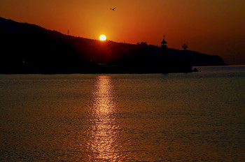 It begins a new day ... / -------------------