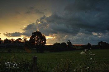 &nbsp; / Ein Sonnenuntergang mit Wolken.