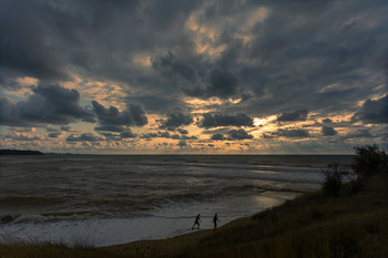 Evening at Sea / ***