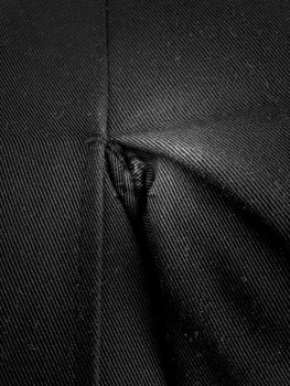 Hide Yourself / In den Falten verschwinden