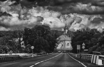 Before the rain / ***
