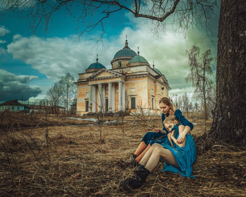 Sisters / ***