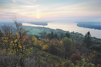 September Dawn / ***
