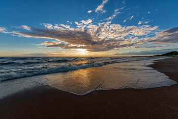 Evening on the lake / ***