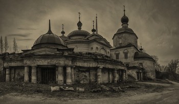 The temple complex / ***