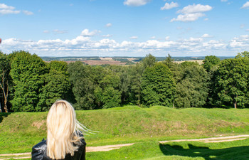On the outskirts / https://vk.com/e.vaguro

https://www.instagram.com/vaguro_v_u_v/

https://web.facebook.com/evgeniy.vagouro

https://www.pexels.com/ru-ru/@10472344