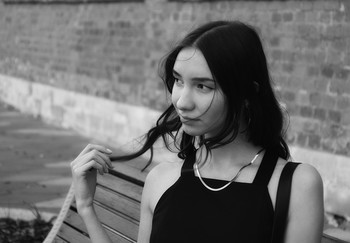  / ***
