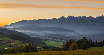 Budzi się dzień / ***