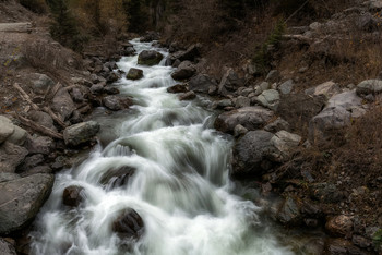 Mountain River / ***