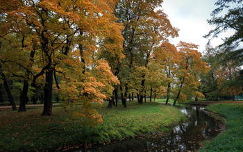 Im Herbst des Parks ... / ***