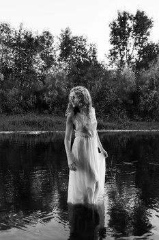 Black Water / ***