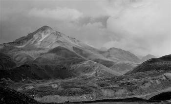 Mountain / ***