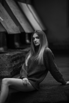  / ***