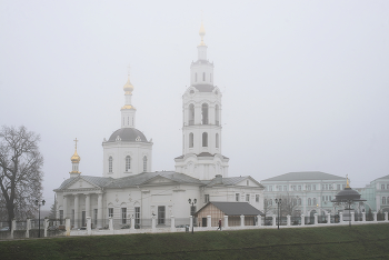 Cathedral / ***