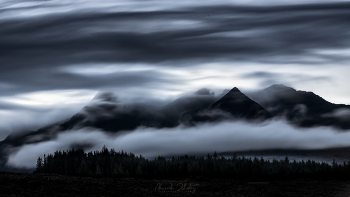 Red Cuillin Mountains / ***