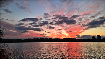 explosive sunset / ***