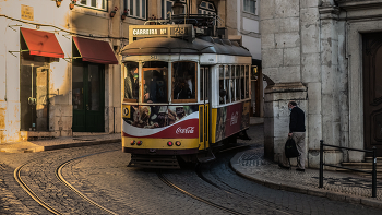 Tranvía 28 / Tranvía turístico de Lisboa famoso por su recorrido