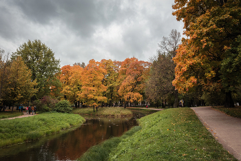 Im Herbst des Parks ... / ***