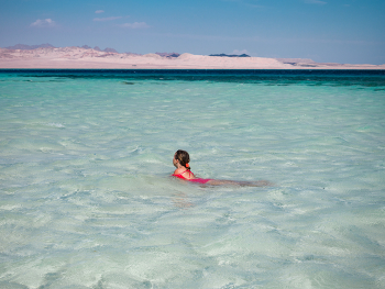 bathing / ***