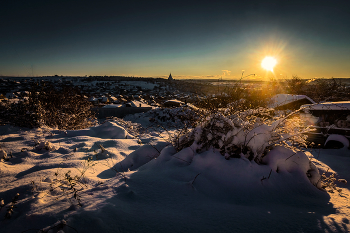 Sunrise over the river / ***