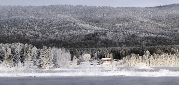 house outside the city / ***