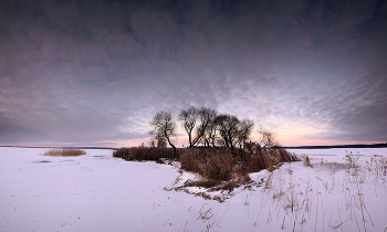 Islet / ***