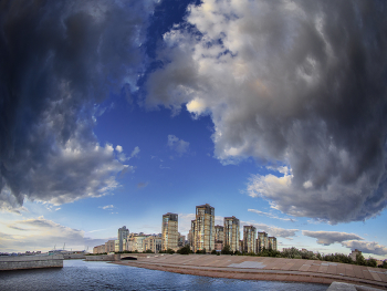 Clouds over the city / ***
