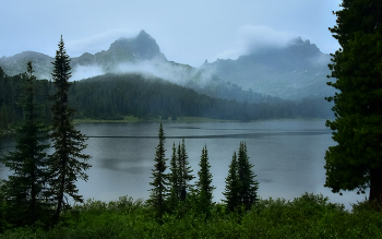 Cloudy on Lake Svetly / ***