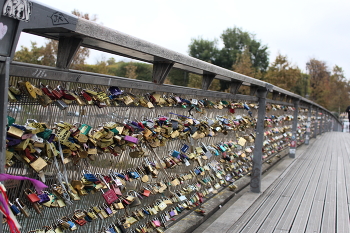 Bridge Lovers / ***