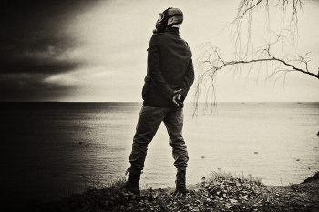 darkness comes / No comments.