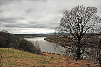 Above Oka / ***
