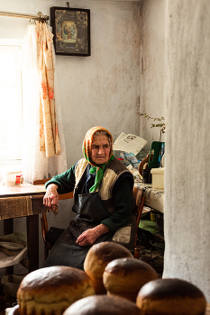 grandmother / ***