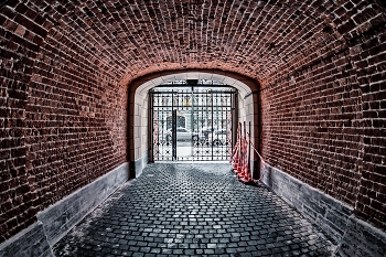 Old Yard / ***