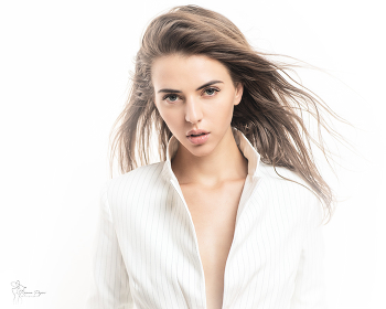 Xenia / ***
