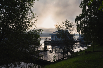 Fog dissipates / ***