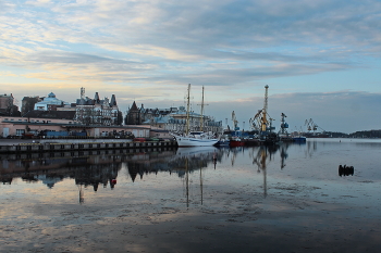 Morgen im Hafen / ***