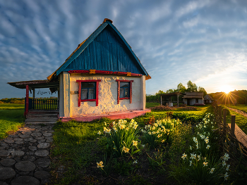 Sunrise in the village / ***