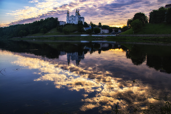 Early Morning / ***