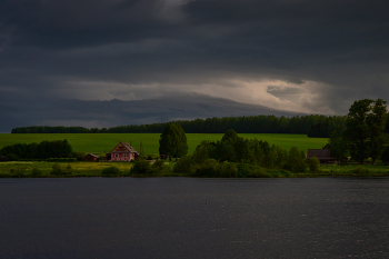 Before the storm / ***