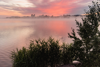 Morning on the lake / ***