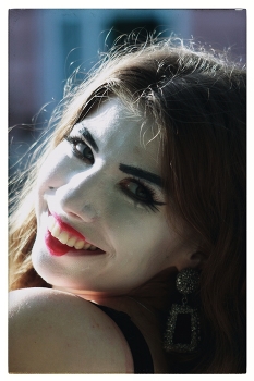 Girl / ***