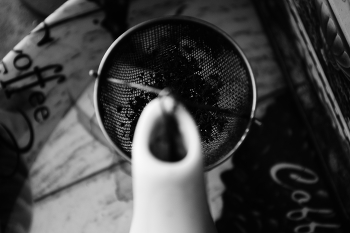  / ***