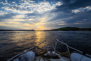 Evening on Ladoga / ***