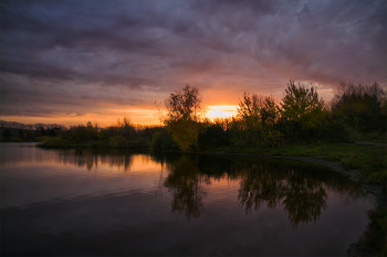 Oktober abends / ***