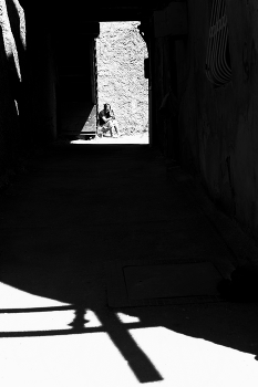 In einer Welt der Schatten / ***