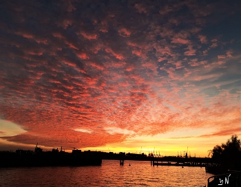 Sunset on the Elbe / ***