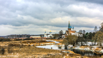 Village Dunilovo / ***