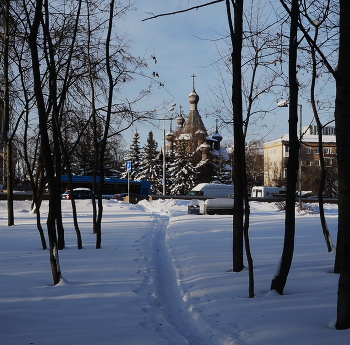 Gehen Sie in die Kirche / ***