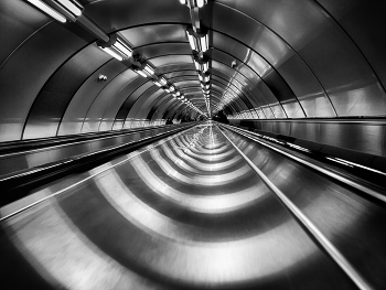 Underground crossing / ***