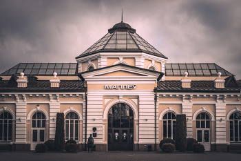 Bahnhof ... / ***
